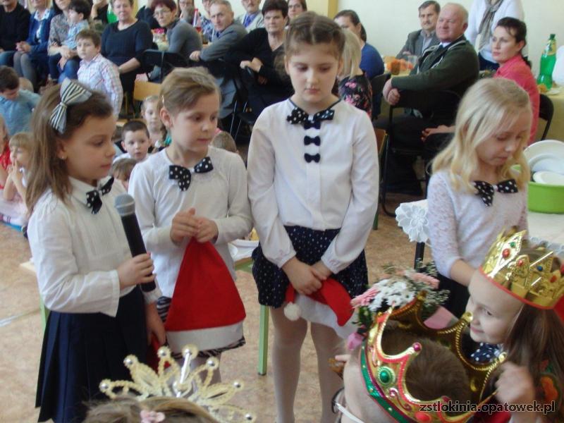 Choinka w Zespole Szkół w Tłokini Wielkiej