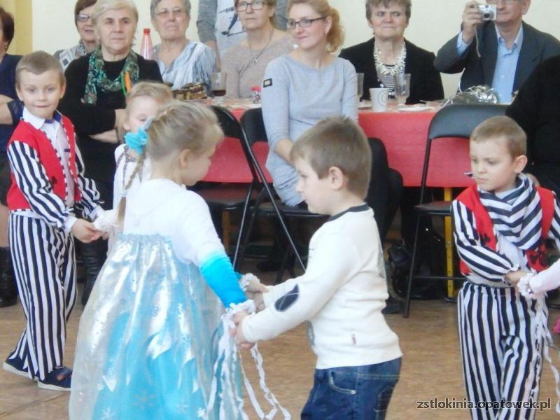 Choinka w Zespole Szkół w Tłokini Wielkiej