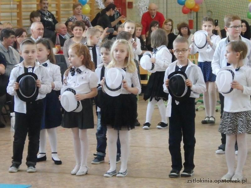 Choinka w Zespole Szkół w Tłokini Wielkiej