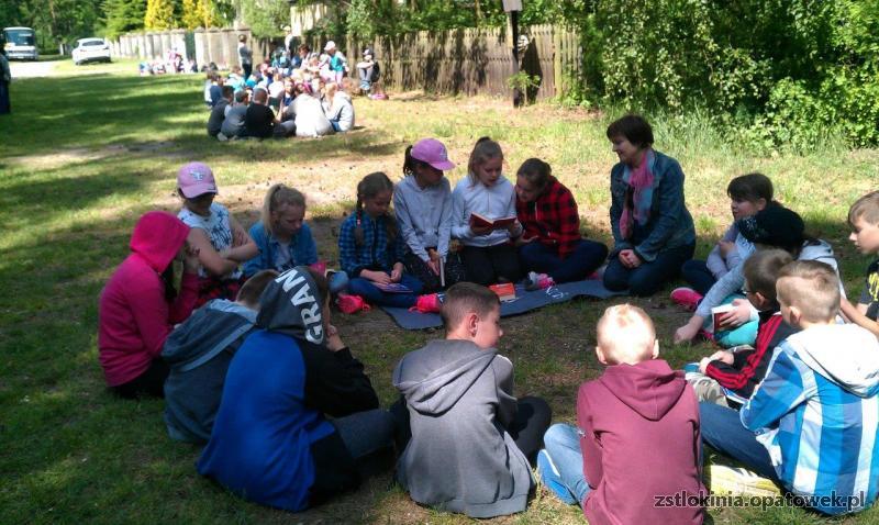 Uczniowie z Tłokini udowadniają, że czytają