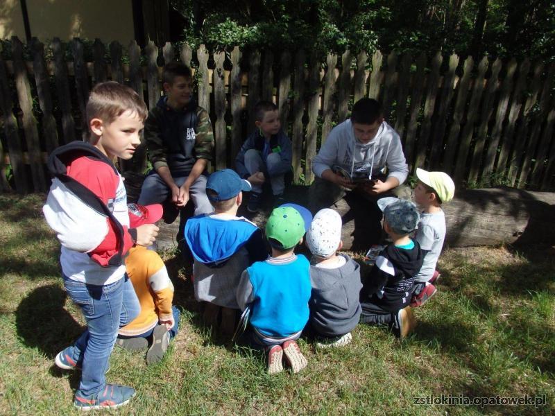 Uczniowie z Tłokini udowadniają, że czytają