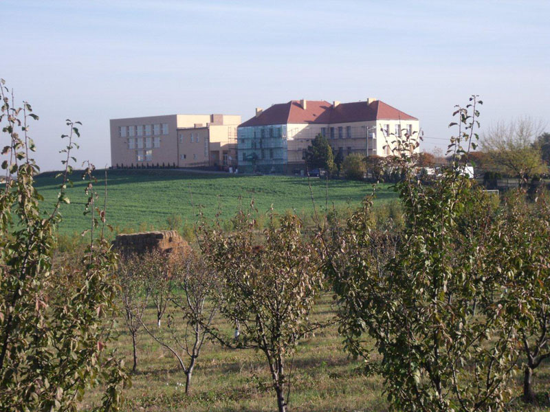 Pięknieje budynek Zespołu Szkół w Tłokini Wielkiej