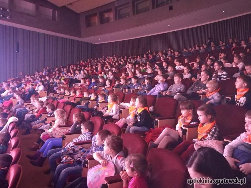 Wyjazd na UAM na spektakl pt. " Czarodziejski olowek"