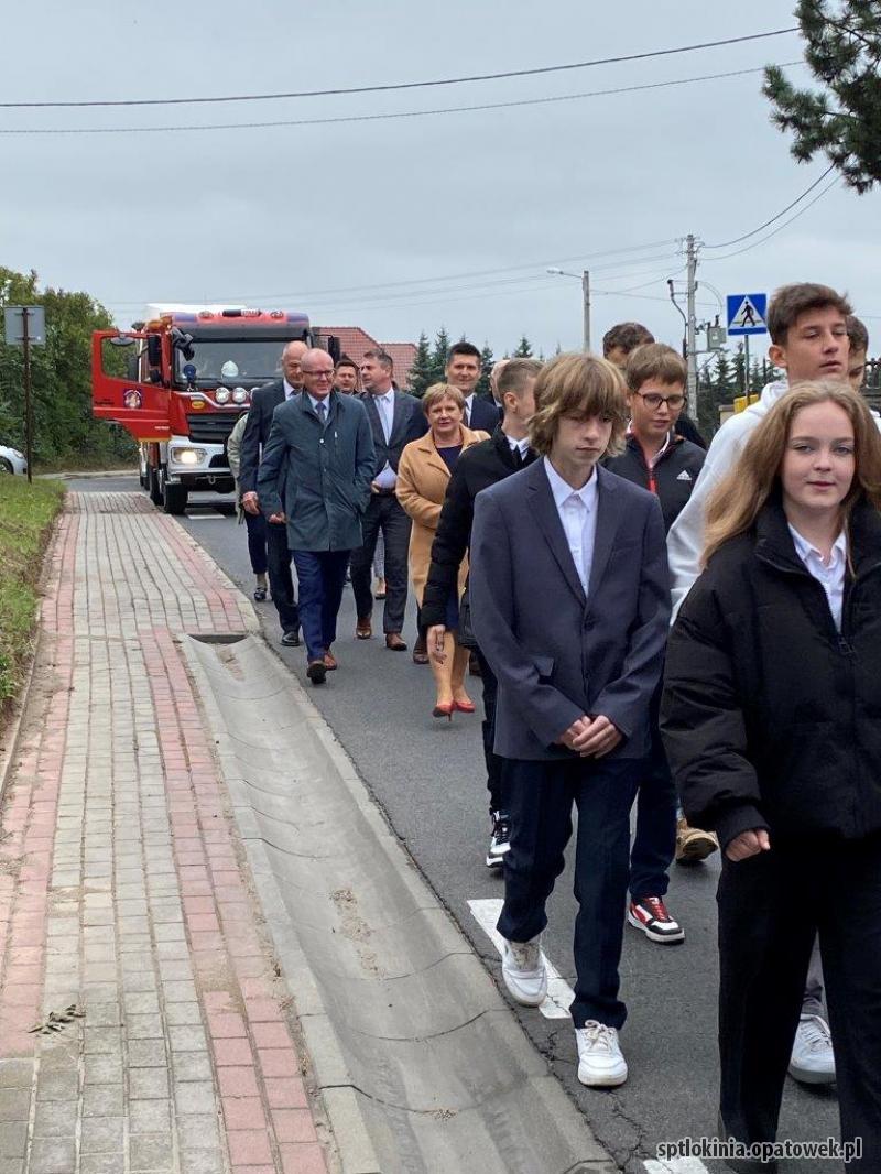 75-lecie Szkoły Podstawowej im. Władysława Broniewskiego w Tłokini Wielkiej